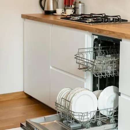 Regina 144 By Rd Domus *