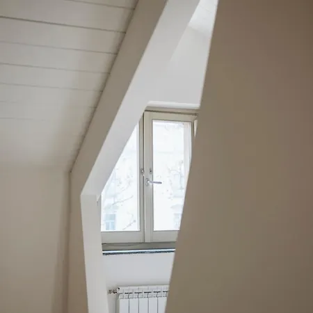 Regina 144 By Rd Domus * Turim